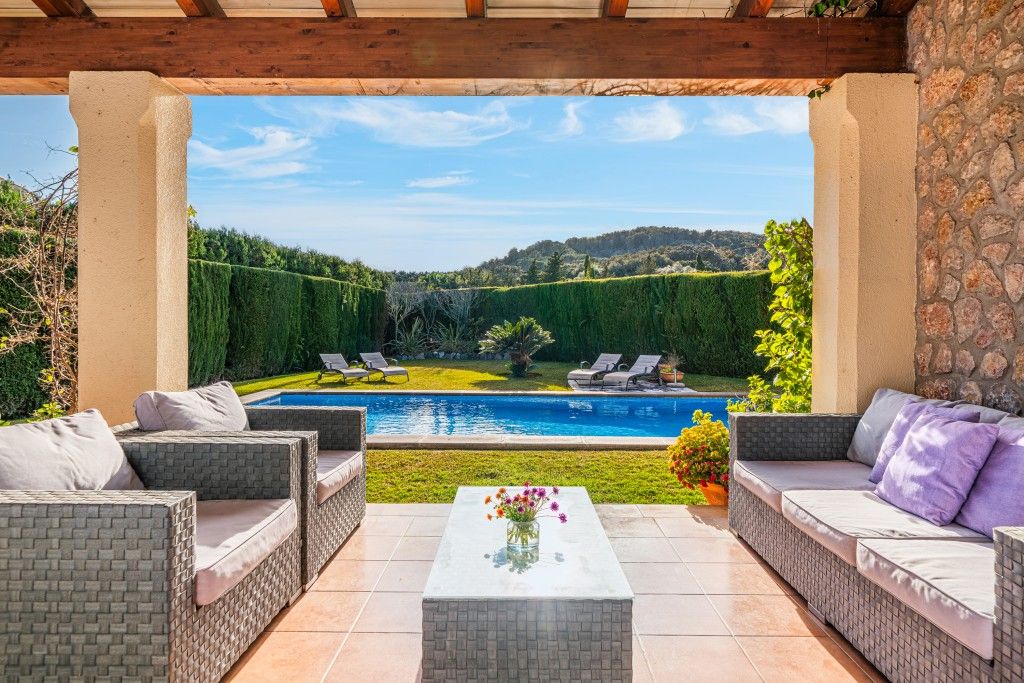 Property photo 2 of 20 Covered Terrace (1)