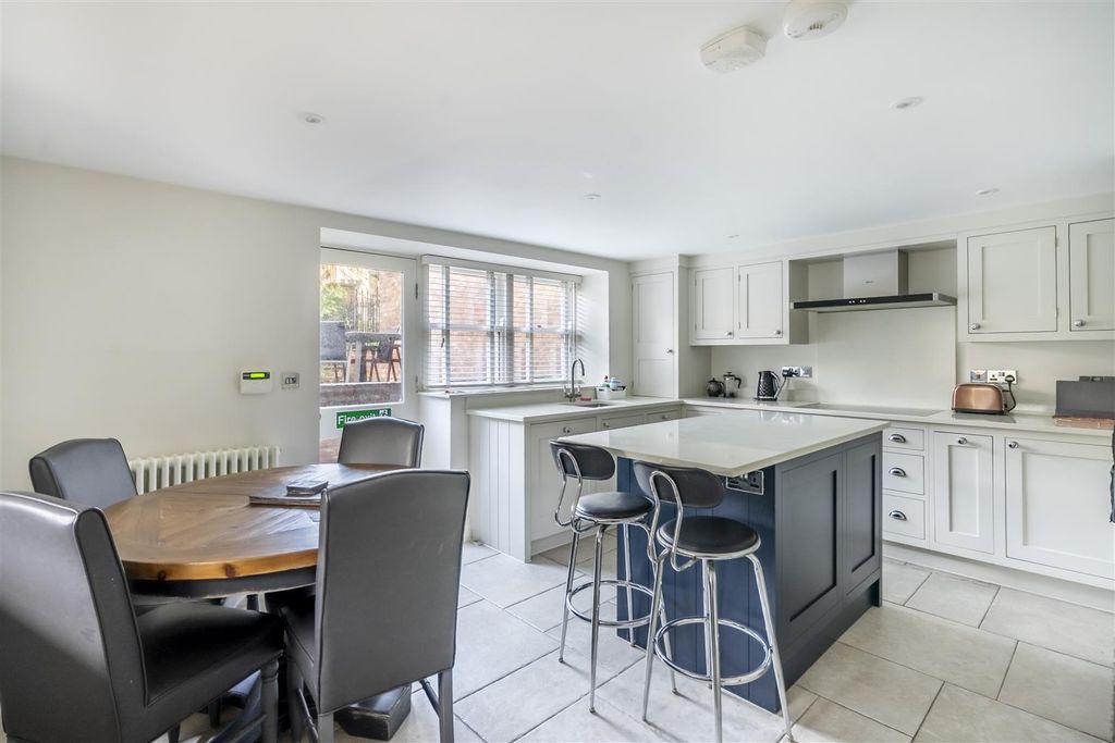 Additional image 15 of 2 bed town house to rentMount Vale, York YO24