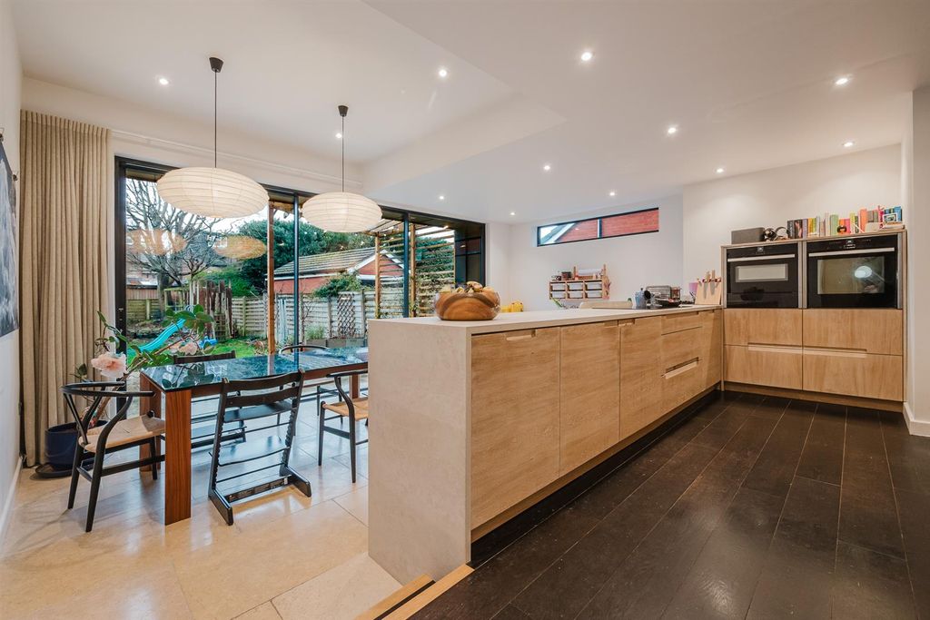 Property photo 3 of 32 Image 3