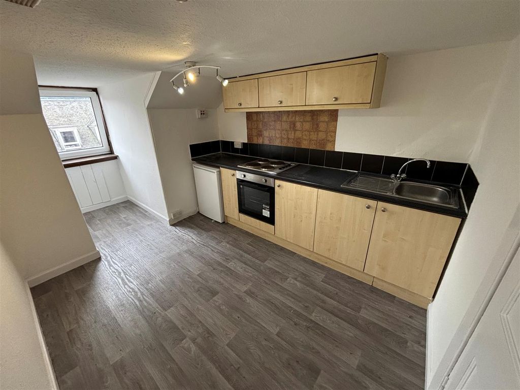 Property photo 3 of 5 Kitchen - 41C.Jpg