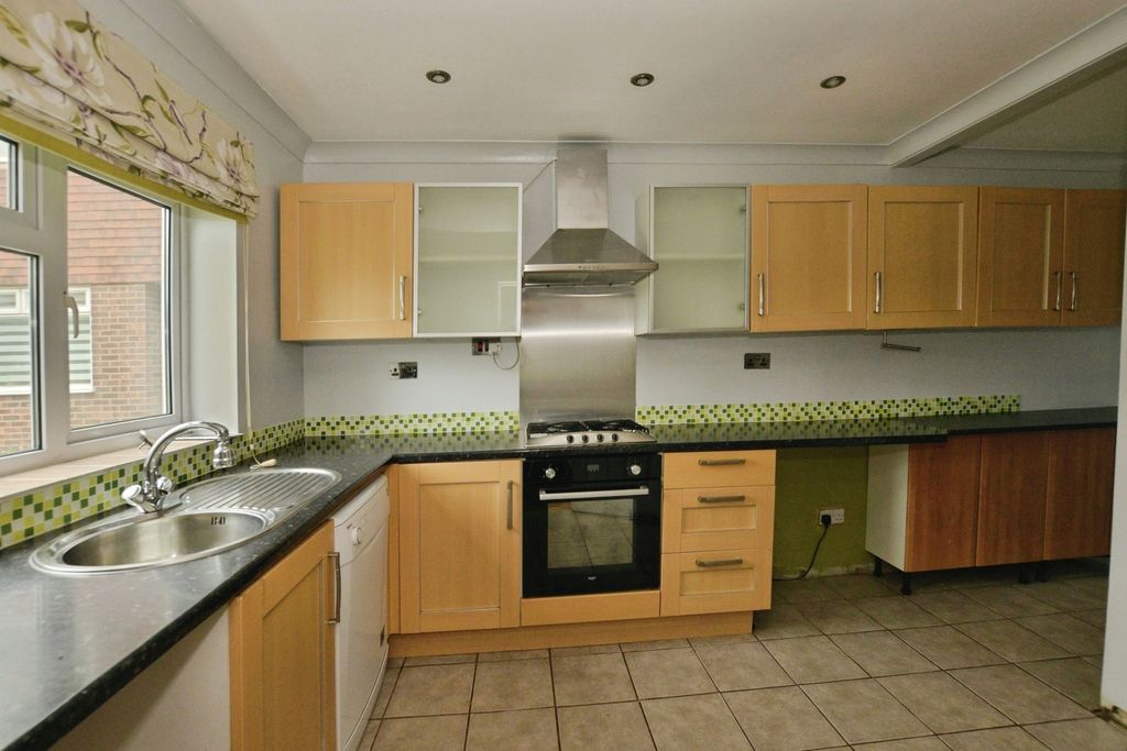 Property photo 2 of 13 Kitchen