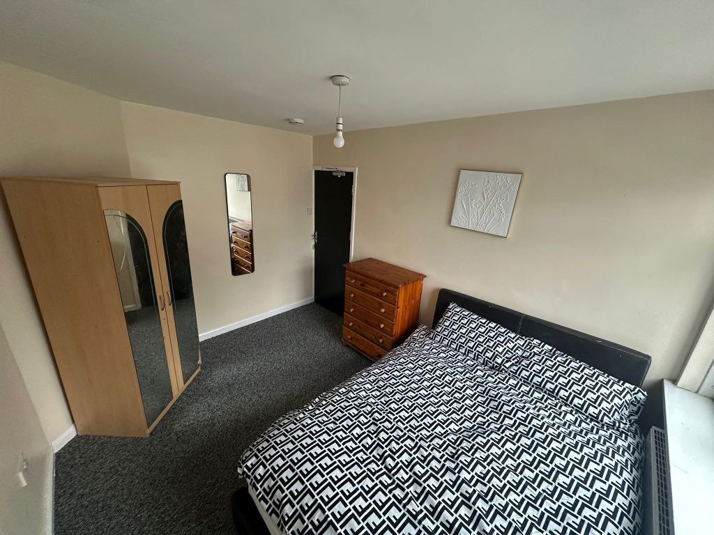 Property photo 1 of 4