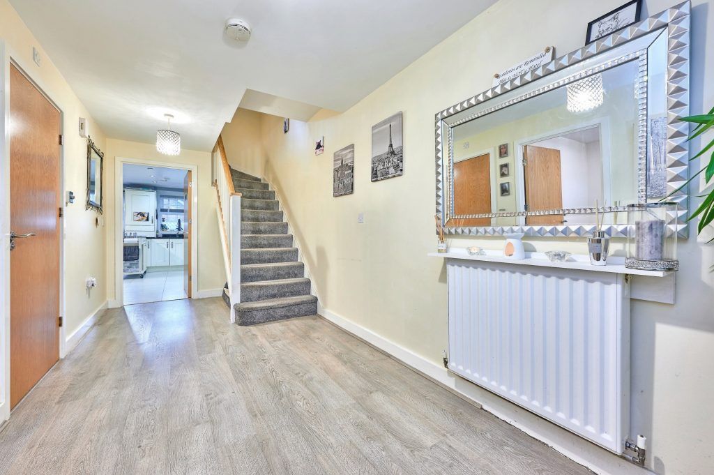 Property photo 2 of 24