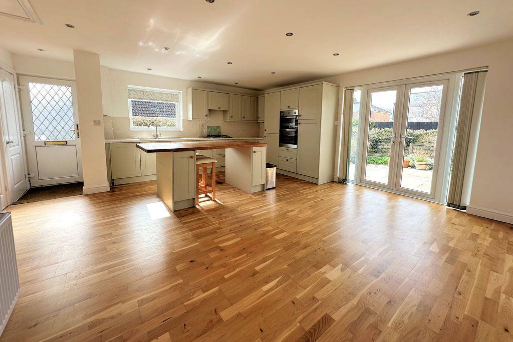 Property photo 2 of 16 Open Plan Lounge/Diner/Kitchen