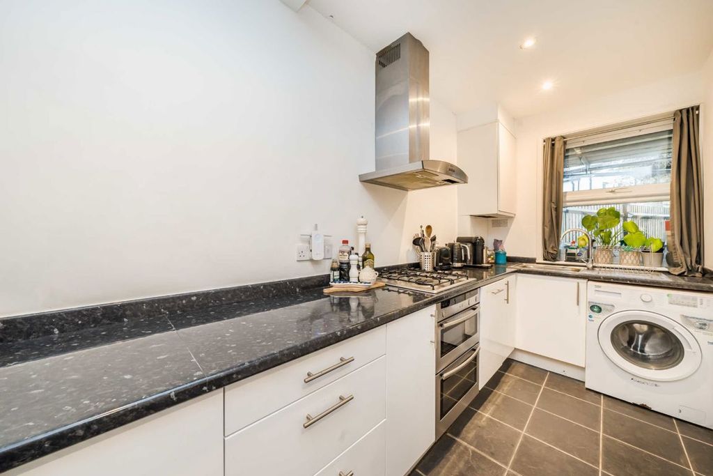 Property photo 3 of 5