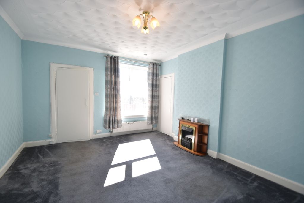 Property photo 2 of 28