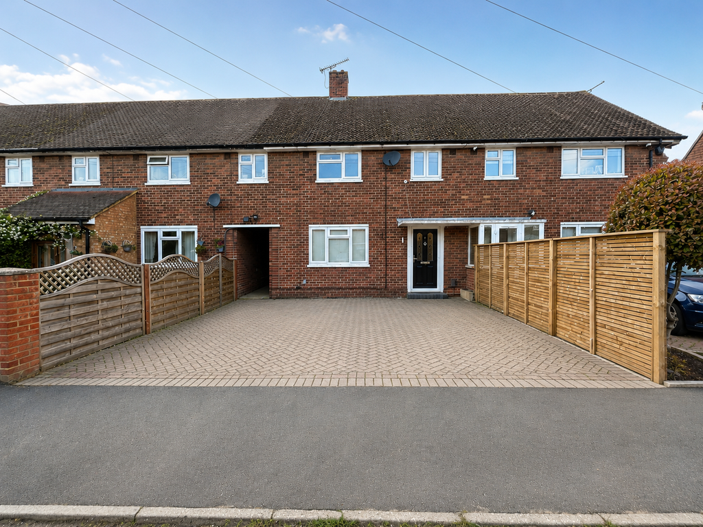 Property photo 1 of 15 Spacious Three-Bedroom Family Home With Large Driveway And Private Garden