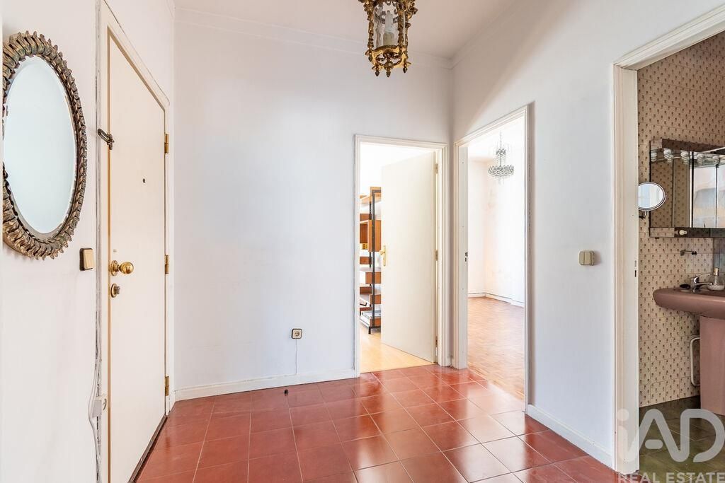 Property photo 2 of 40