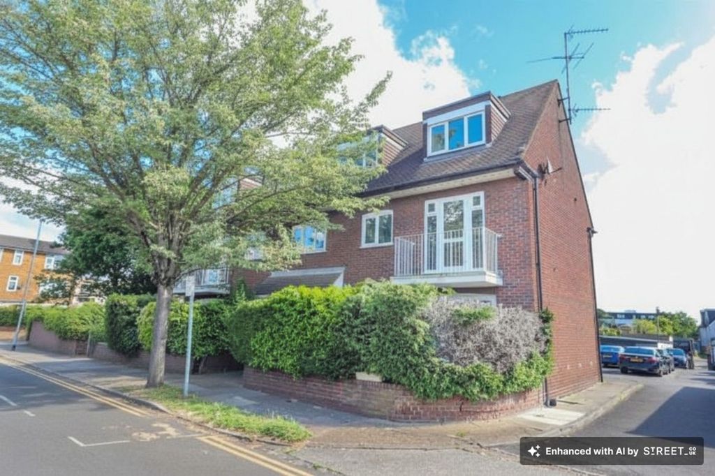 Property photo 3 of 6