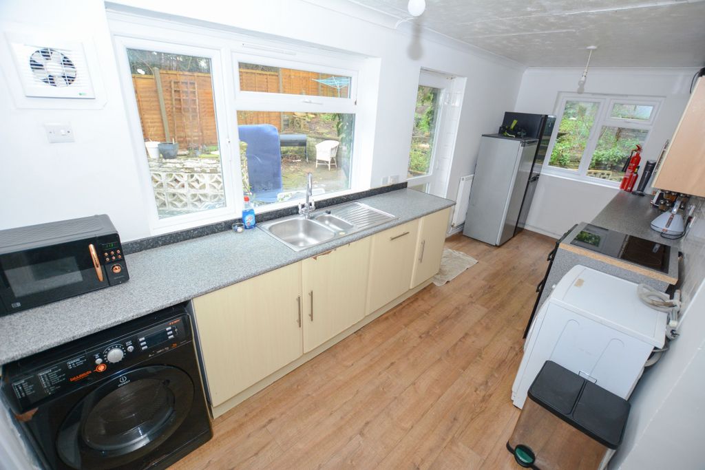 Property photo 2 of 25