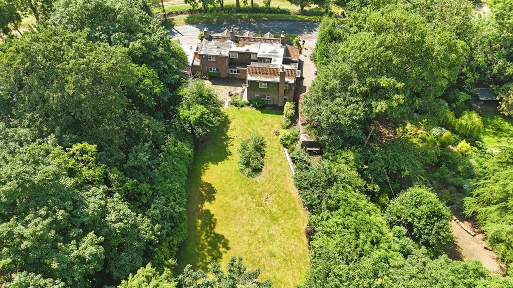 Property photo 2 of 40 5170184