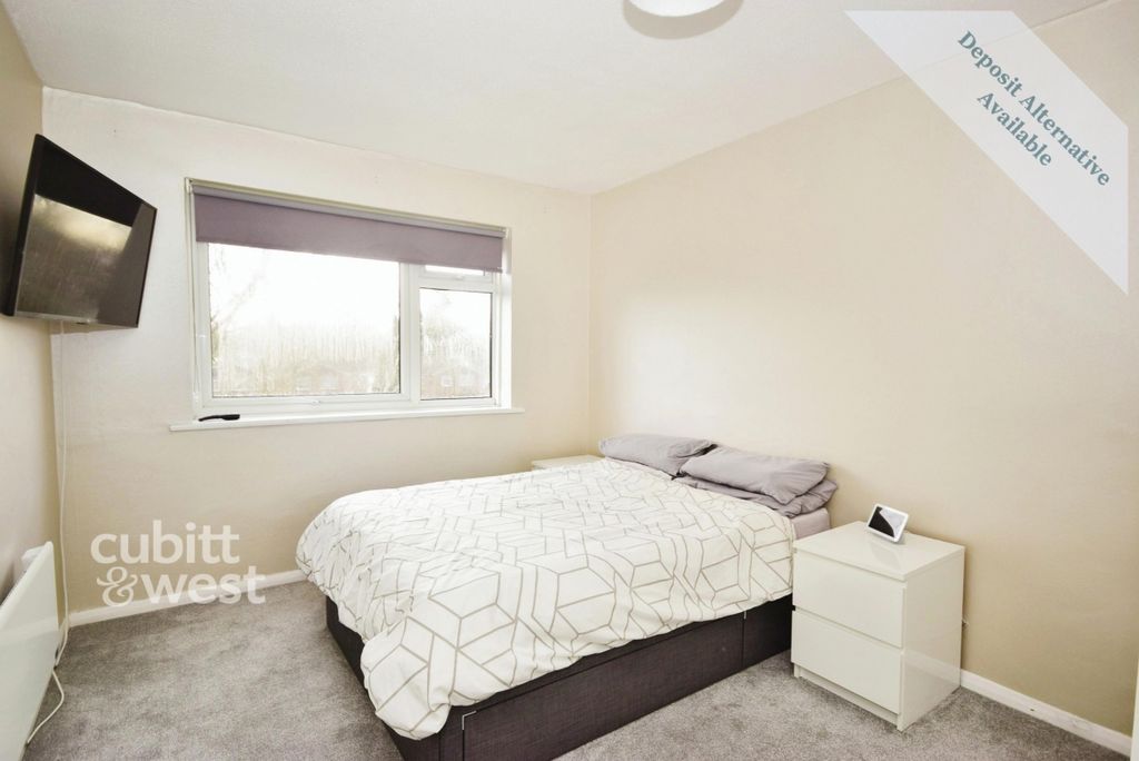 Property photo 3 of 11 Bedroom