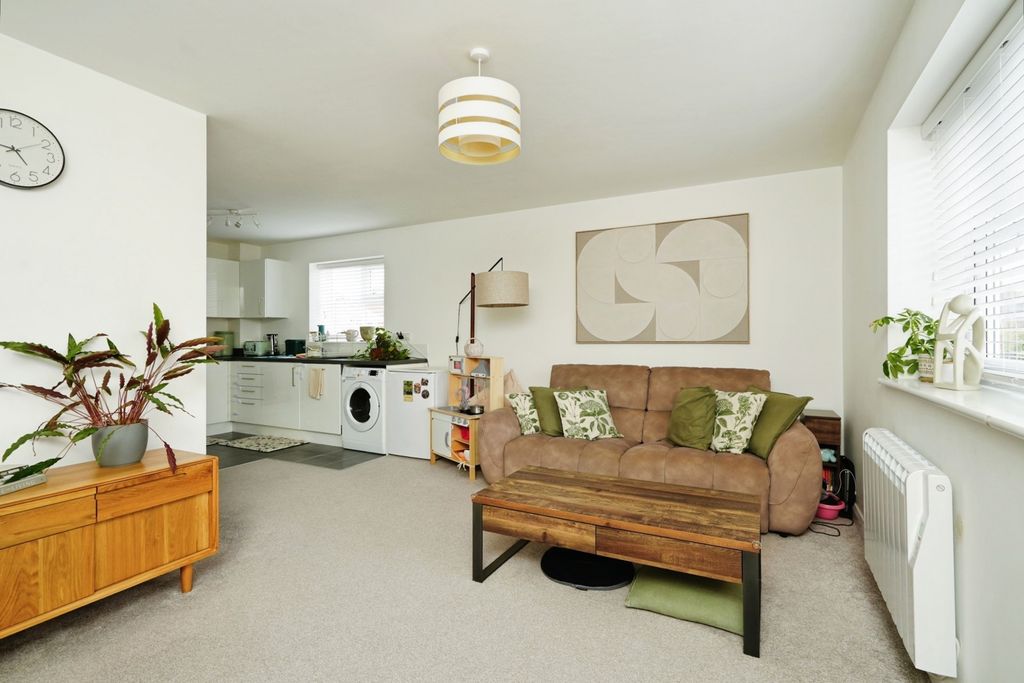 Property photo 3 of 12 Pbox-Img.Jpg