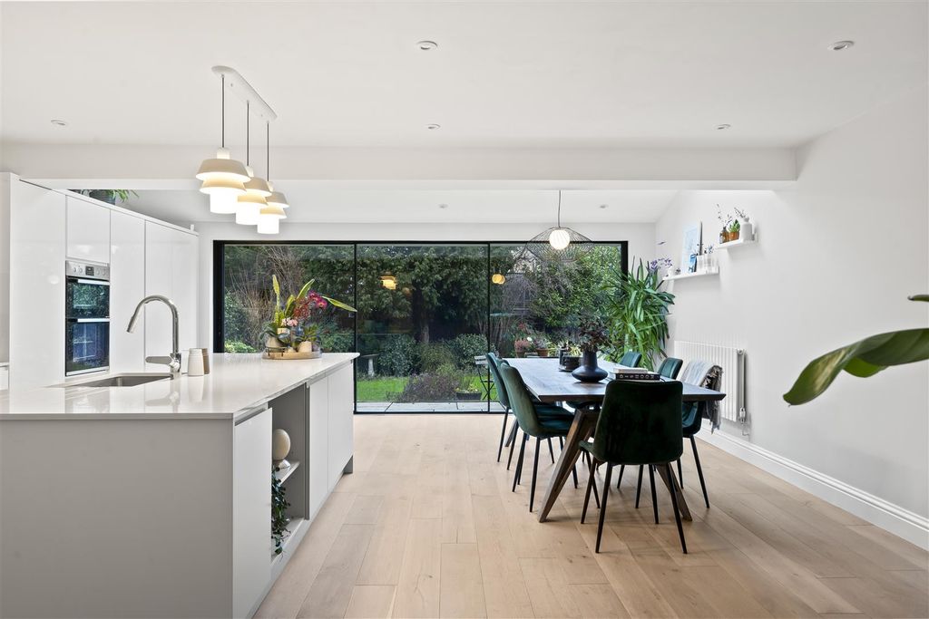 Property photo 3 of 38 Dsc06170.Jpg