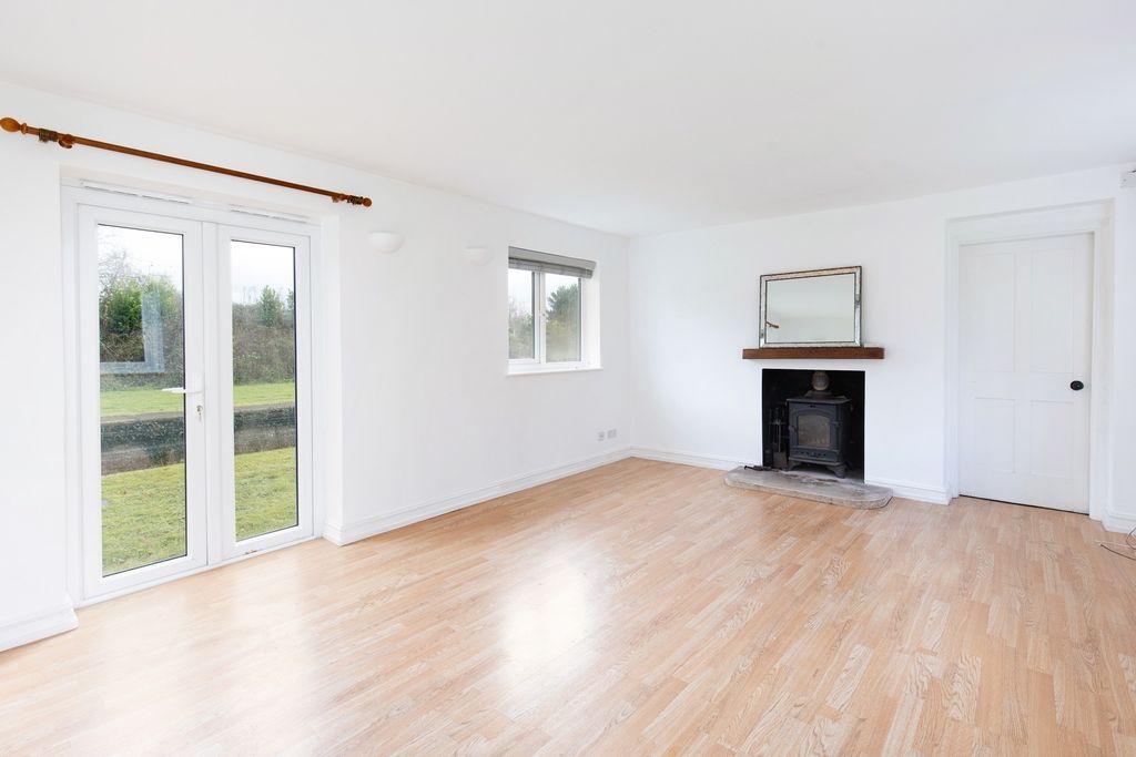 Property photo 3 of 10 3773876