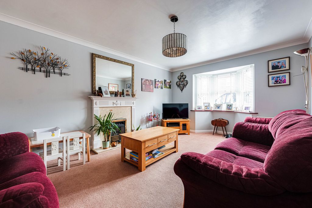 Property photo 3 of 25