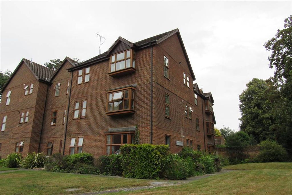 Property photo 2 of 18