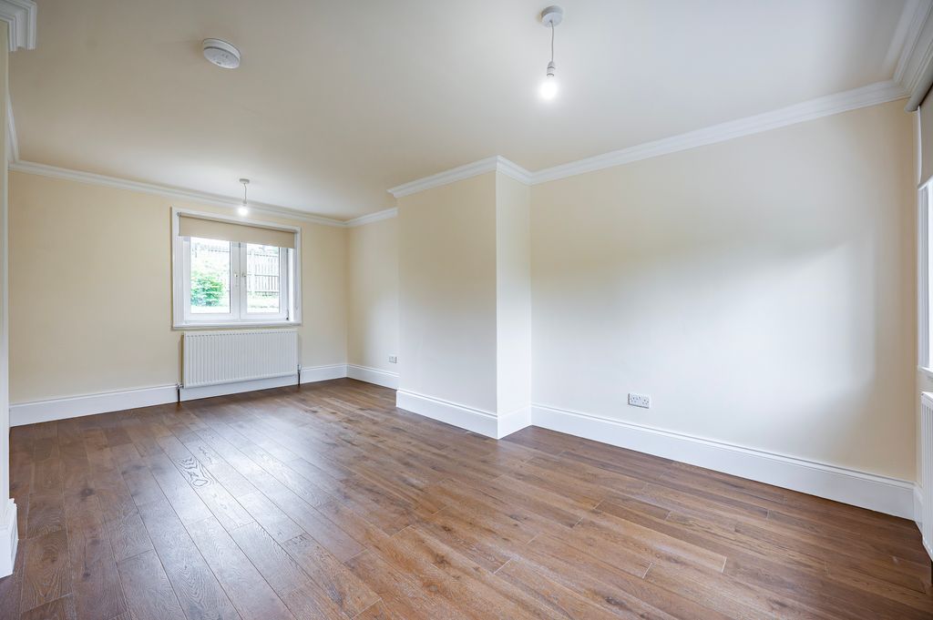 Property photo 2 of 31