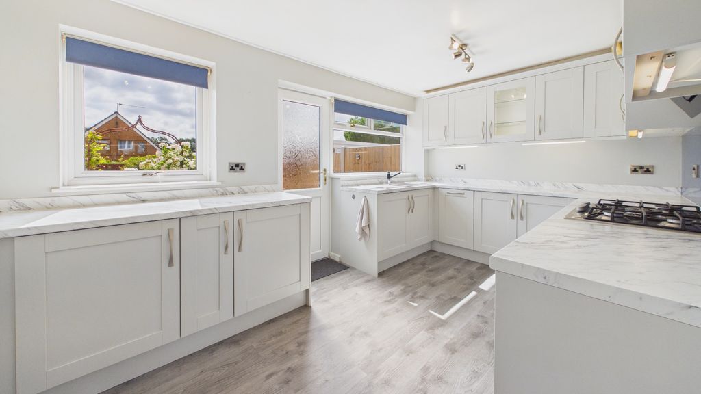 Property photo 2 of 30 5323094