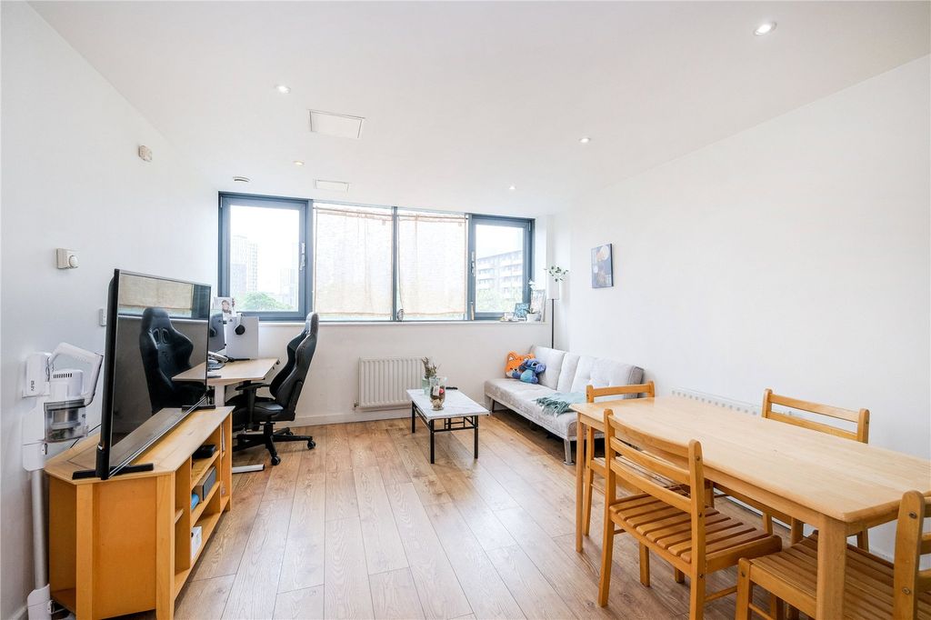 Property photo 2 of 11 Reception/Diner