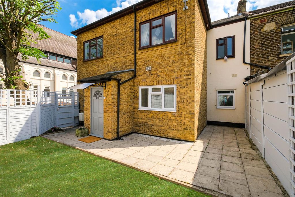 Property photo 1 of 16