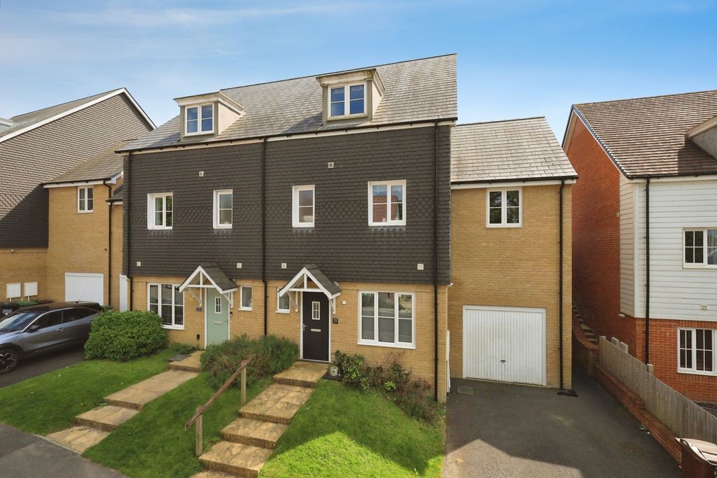 Property photo 1 of 30 Pbox-Img.Jpg