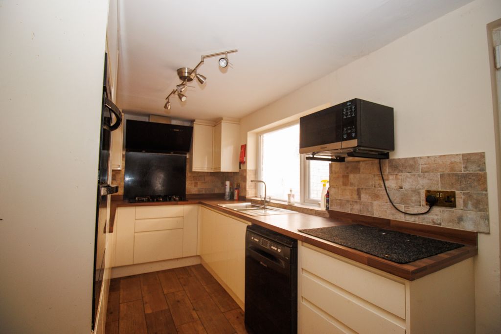 Property photo 3 of 23