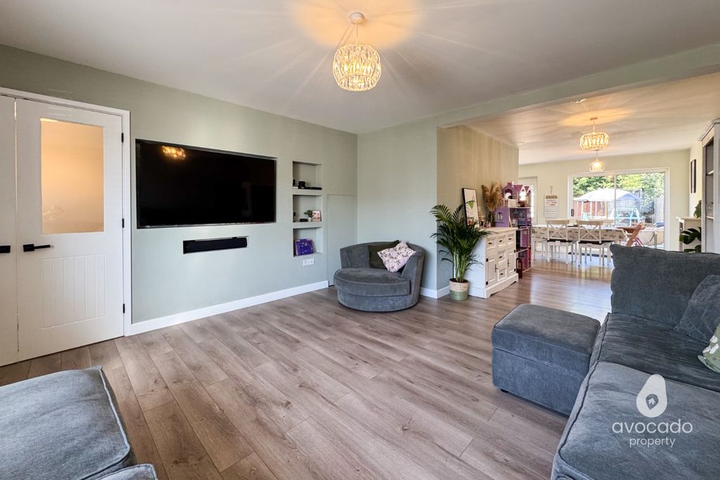 Property photo 2 of 23 5501072