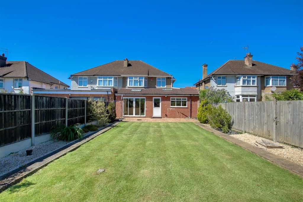 Property photo 2 of 17