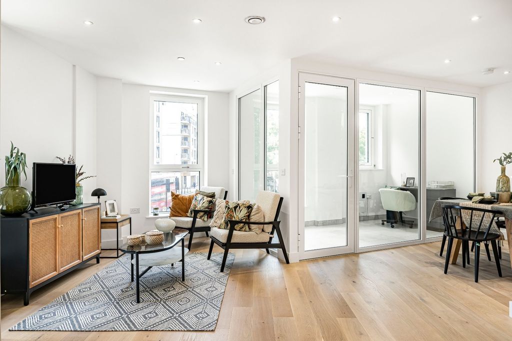 Property photo 2 of 22