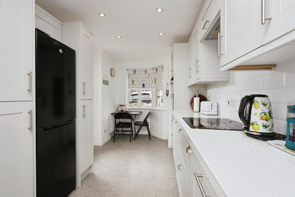 Property photo 3 of 17