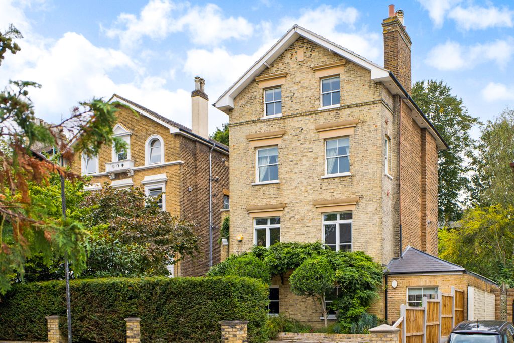 Property photo 1 of 33