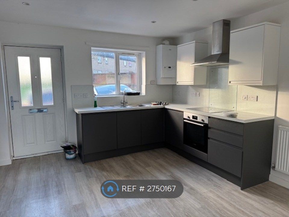 Property photo 3 of 15 Kitchen