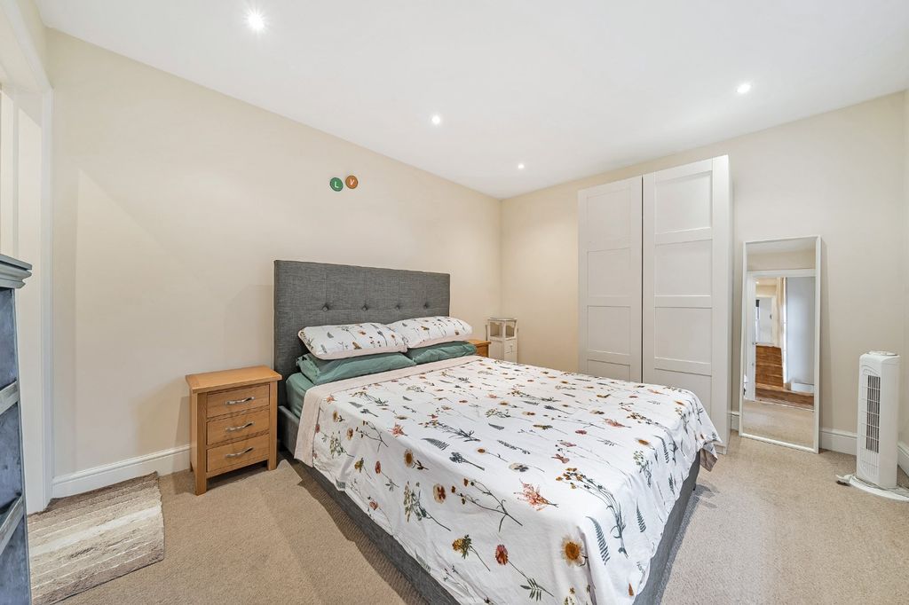 Property photo 2 of 19 Picture No. 02