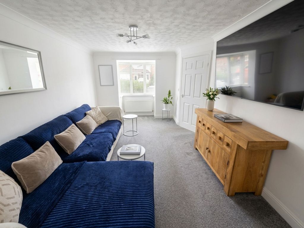 Property photo 2 of 14 Lounge