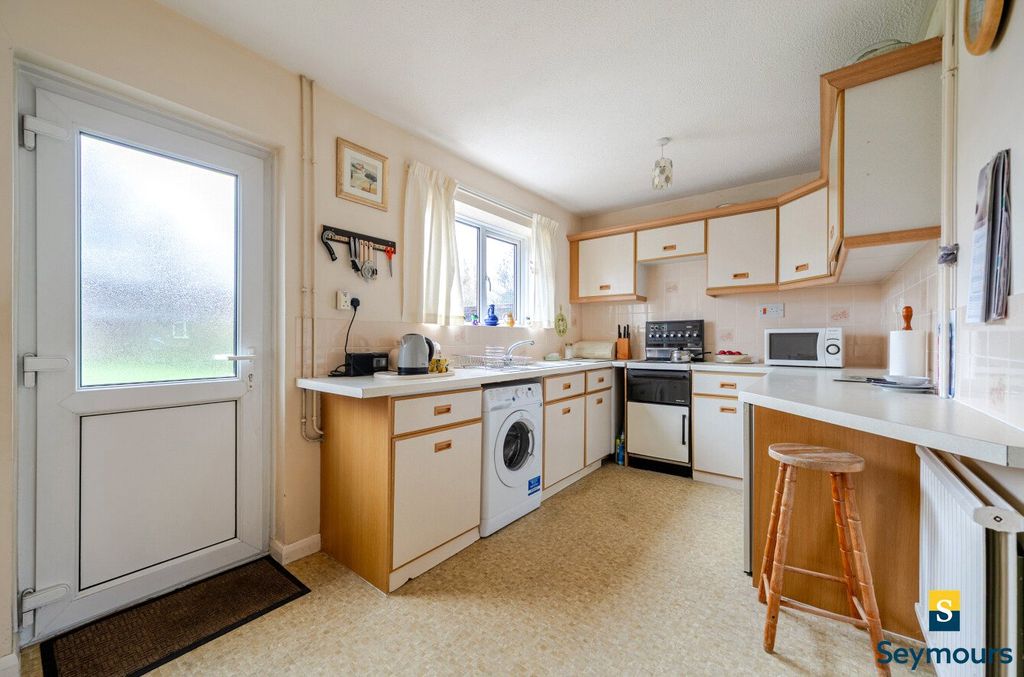 Property photo 3 of 20 Kitchen