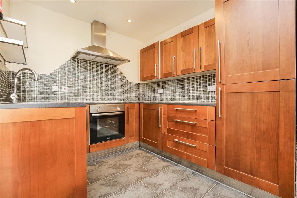 Property photo 2 of 10 Awiwtpprzk-Ukxpwazkfzq.Jpg