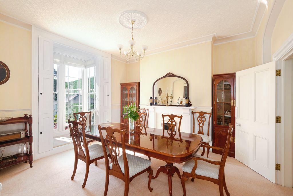 Property photo 3 of 28 Dining Room