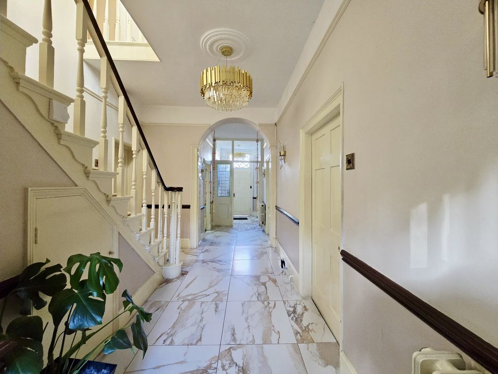 Property photo 3 of 29