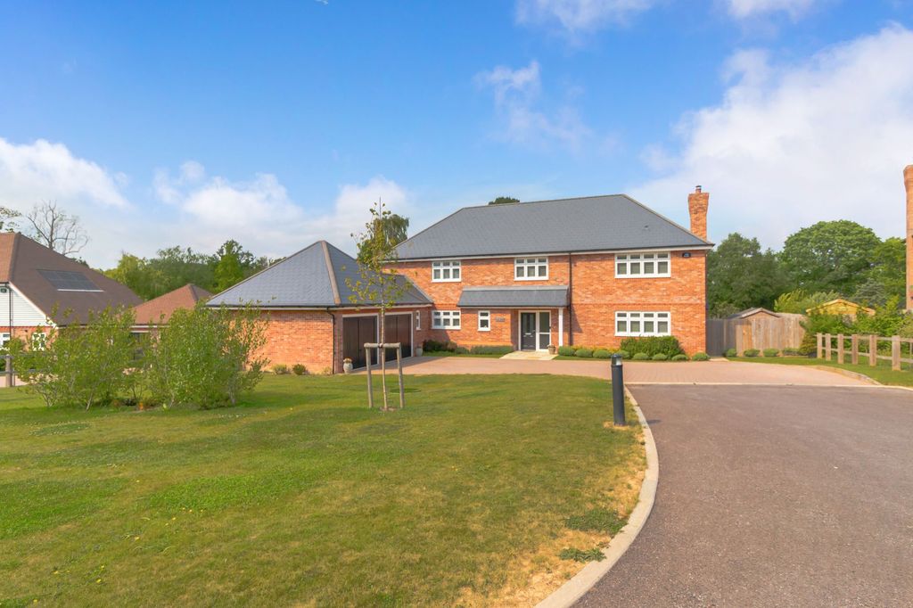 Property photo 1 of 29