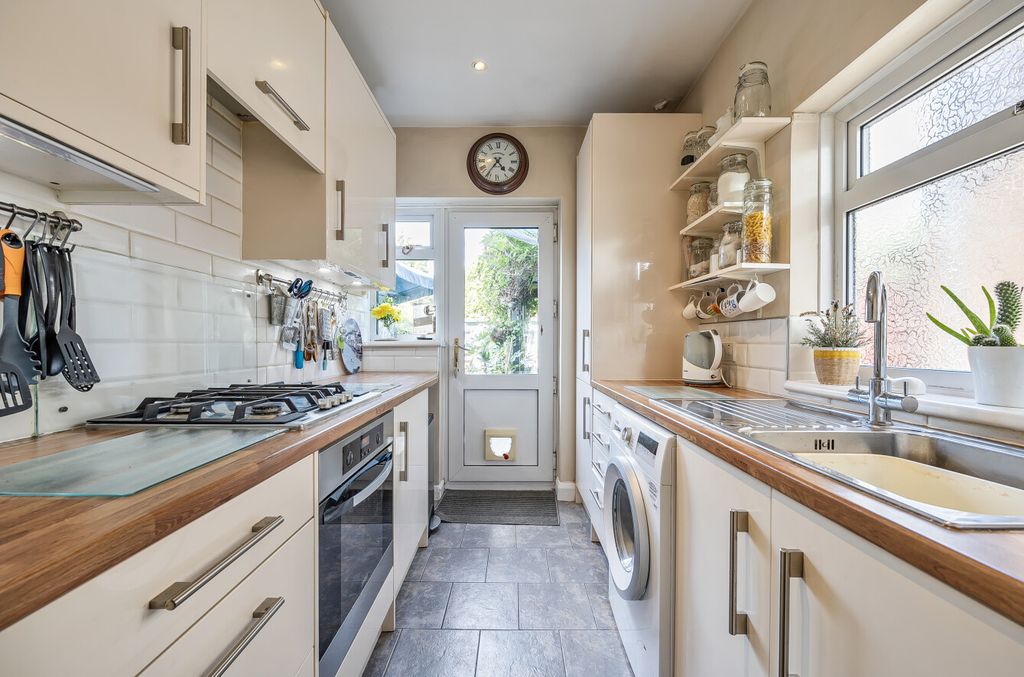Property photo 2 of 13