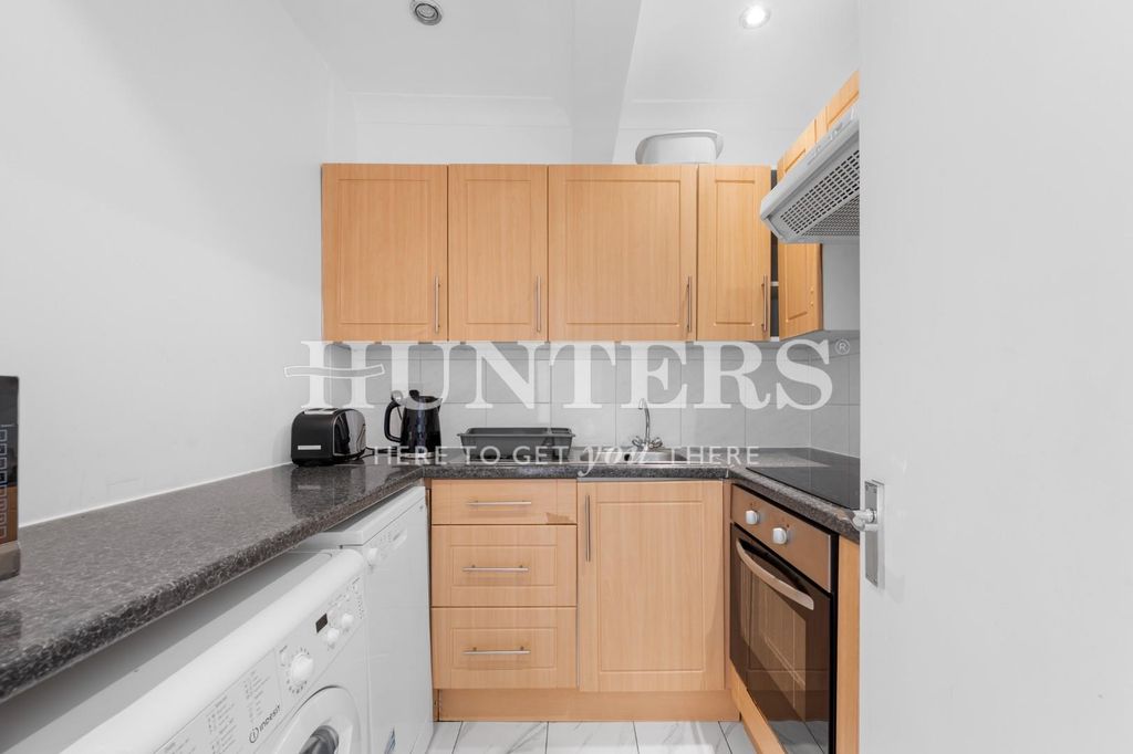 Property photo 2 of 6 Kitchen