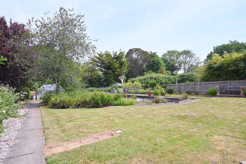 Property photo 2 of 34 Rear Garden