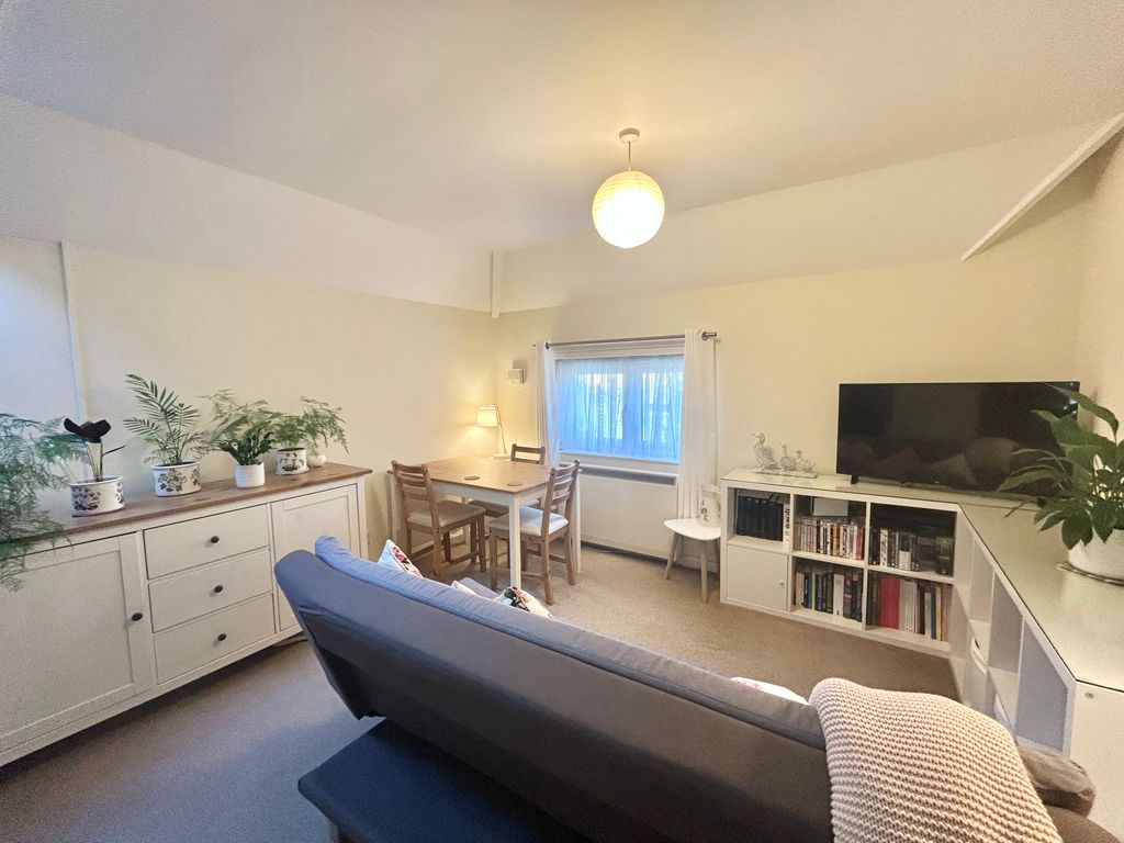 Property photo 3 of 7