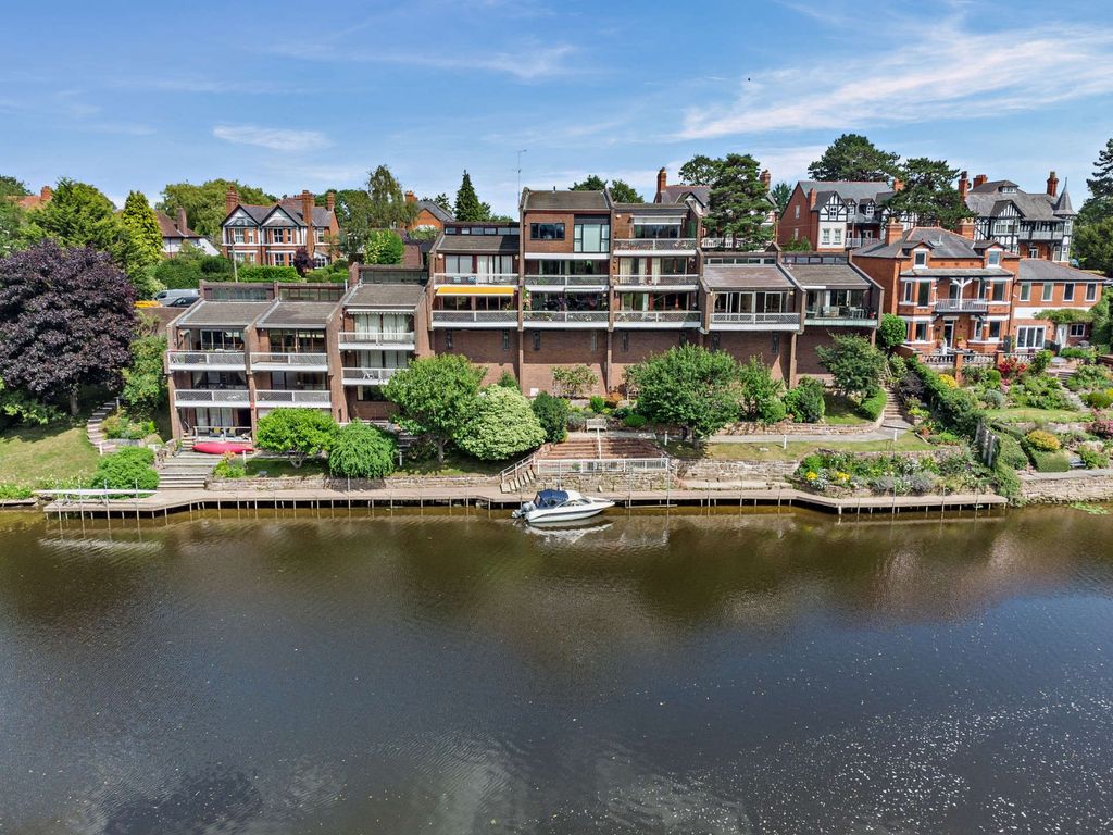 Property photo 1 of 12 Riverside Court