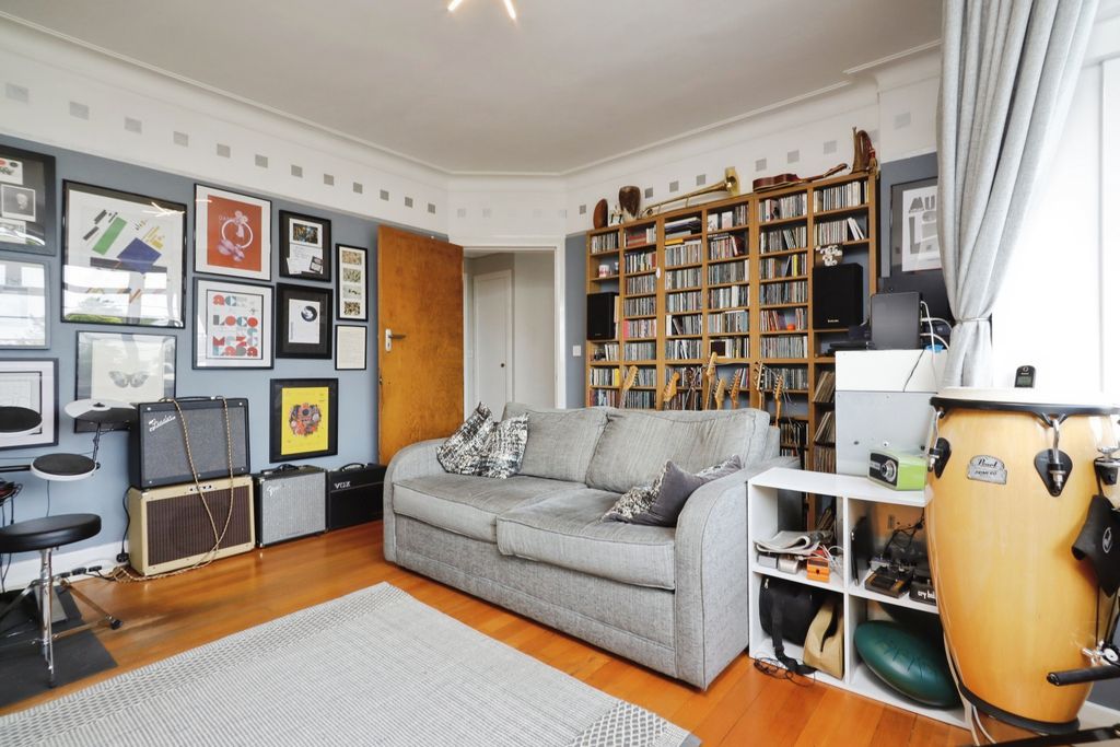 Property photo 3 of 15