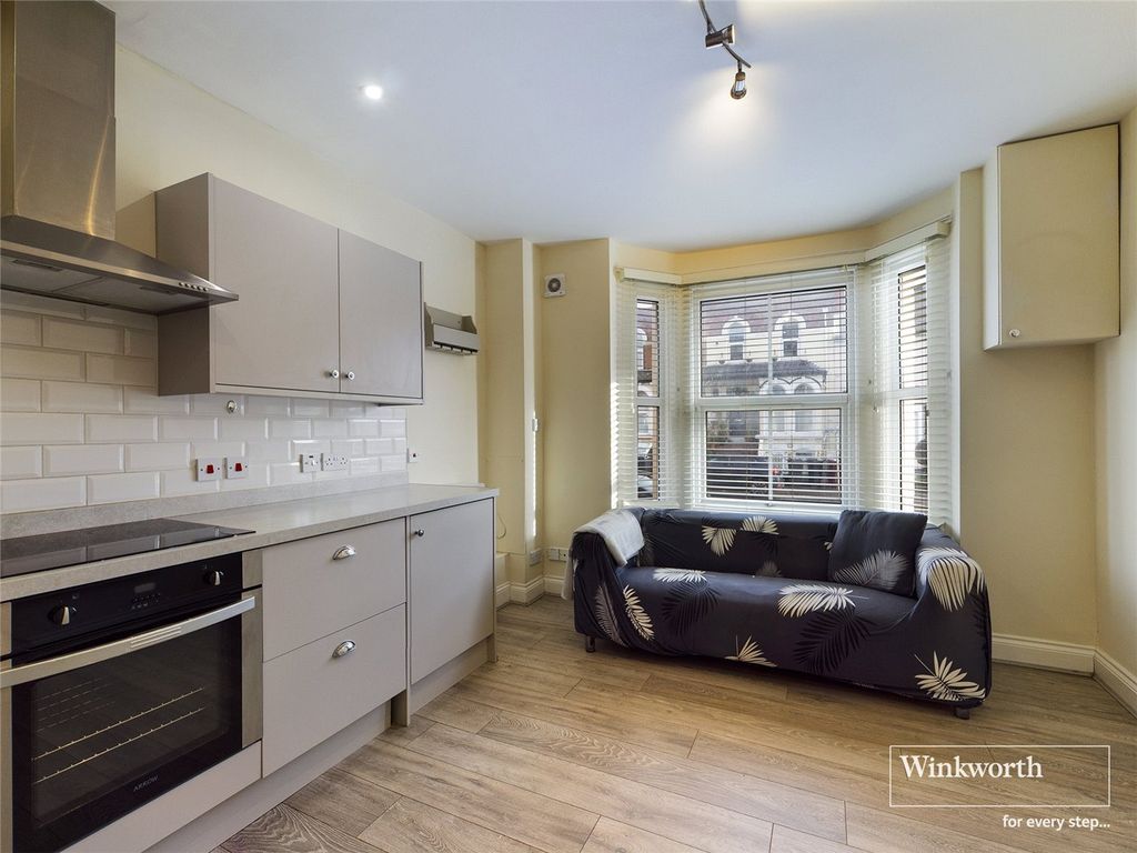 Property photo 3 of 6 Picture No. 13