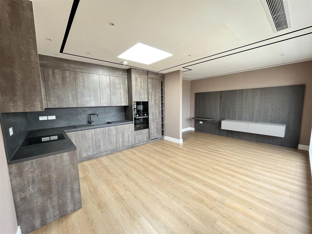 Property photo 3 of 16 Kitchen/Living Room