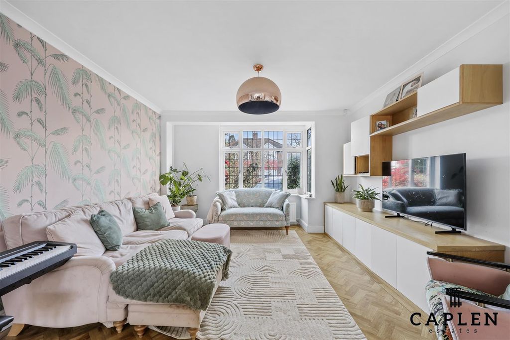 Property photo 2 of 23