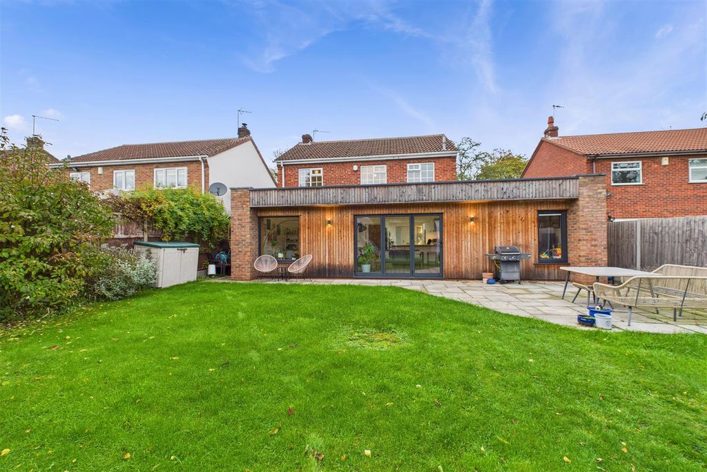 Property photo 1 of 24 Cam04235G0-Pr0102-Still022.Jpg